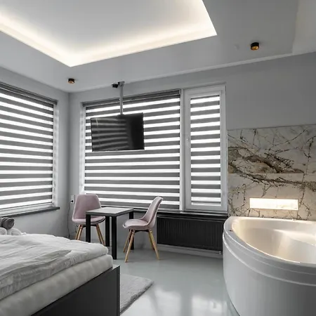 Oza Aparthotel *