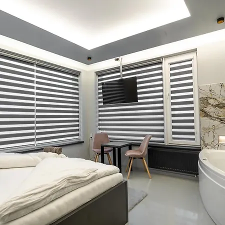 Oza Aparthotel *